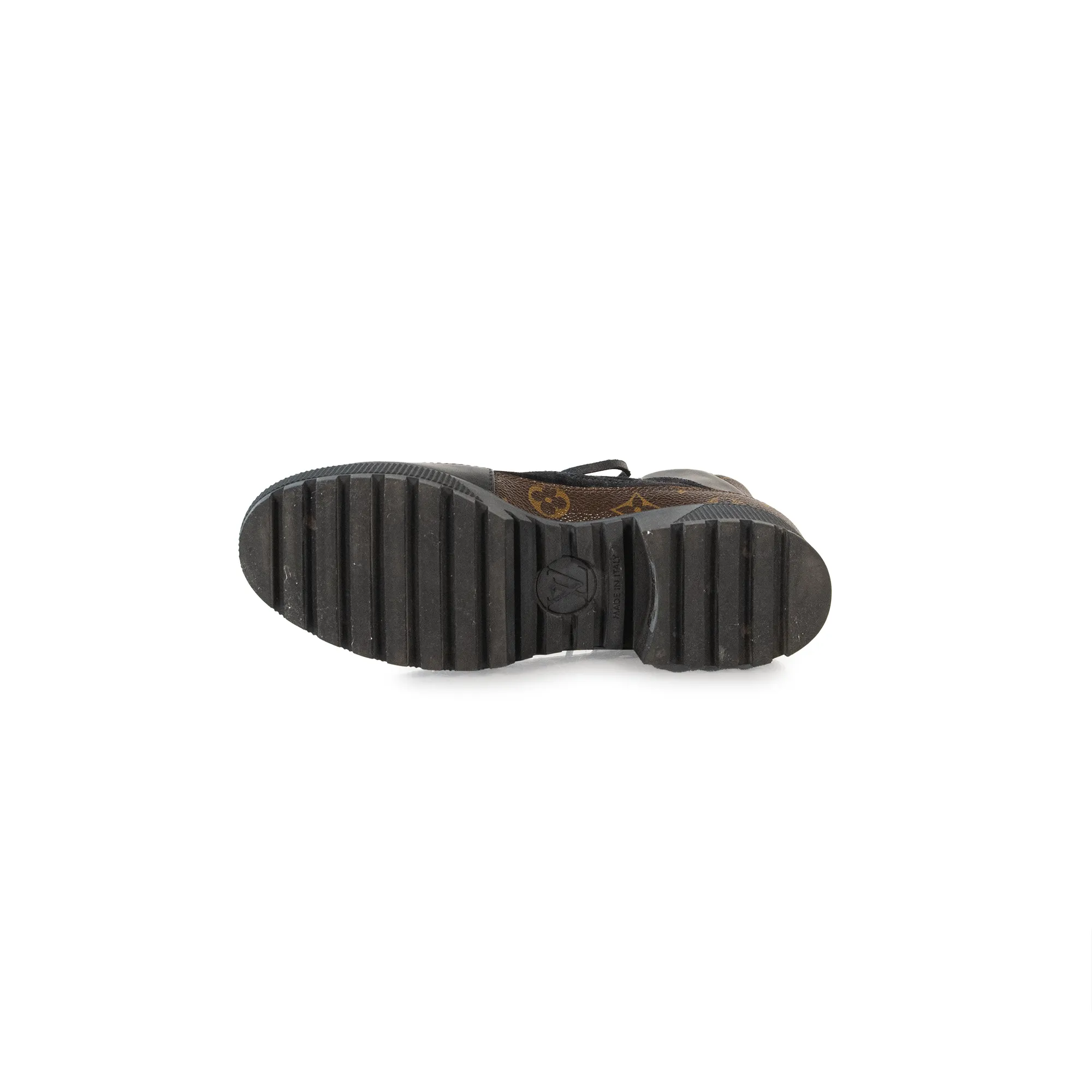 DESERT BOOTS