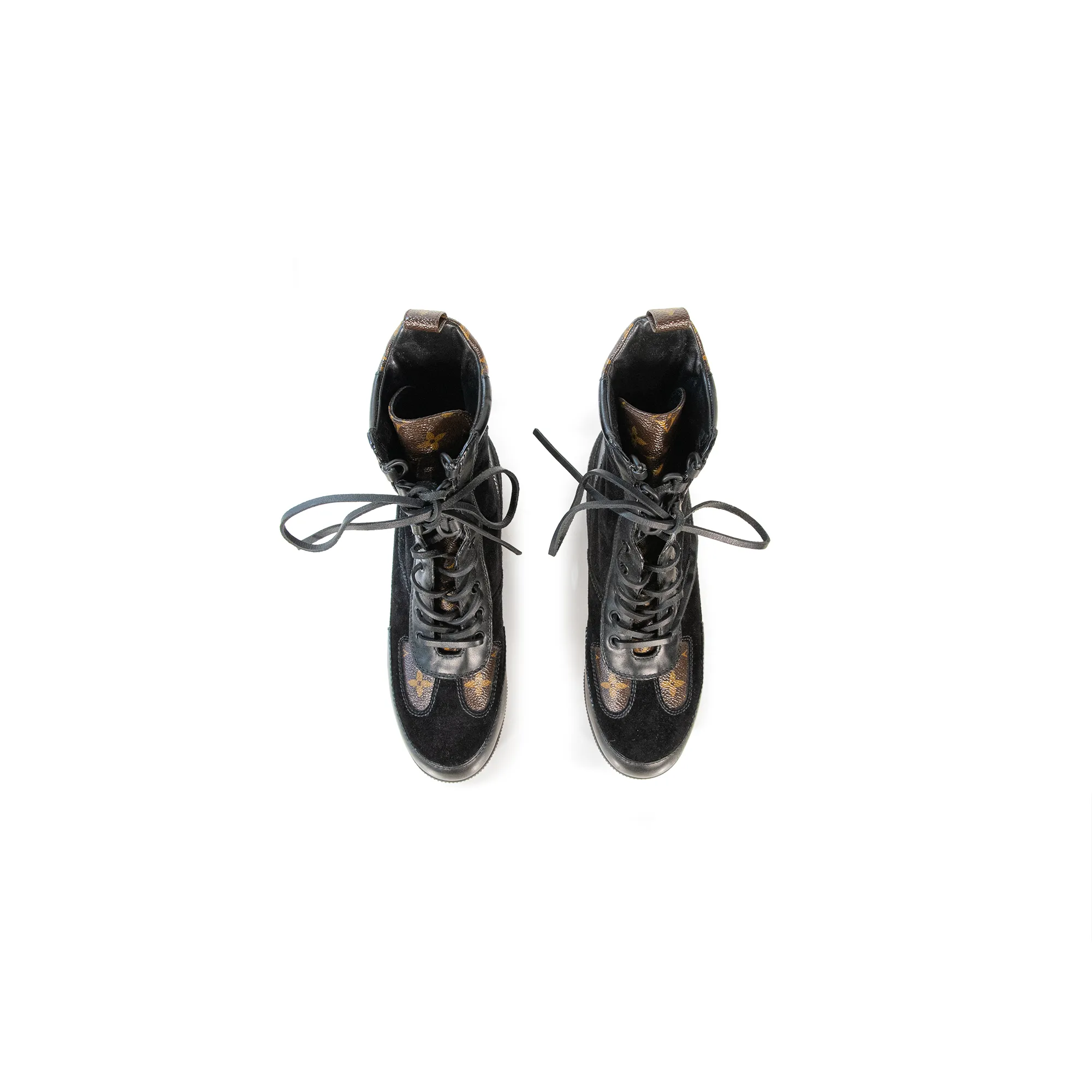 DESERT BOOTS