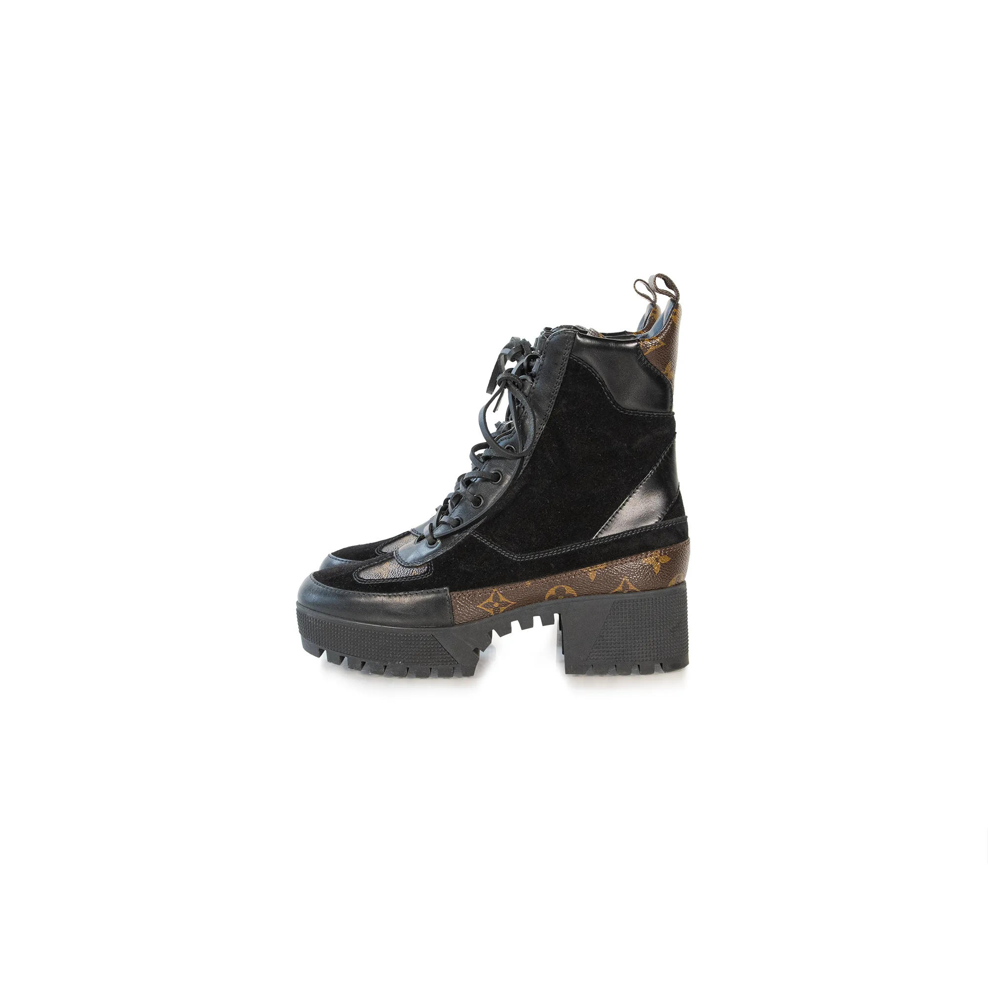 DESERT BOOTS