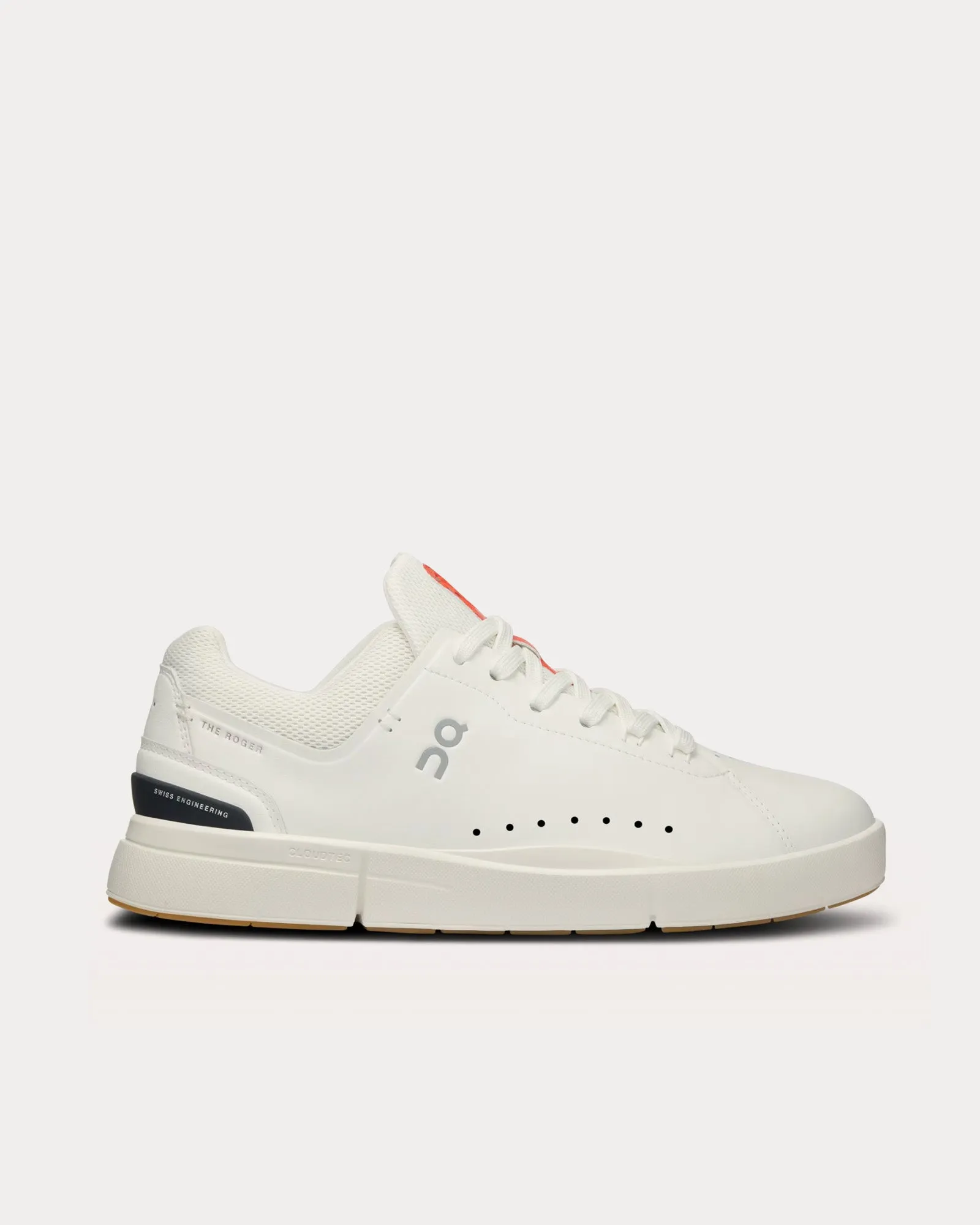 The Roger Advantage White / Spice Low Top Sneakers